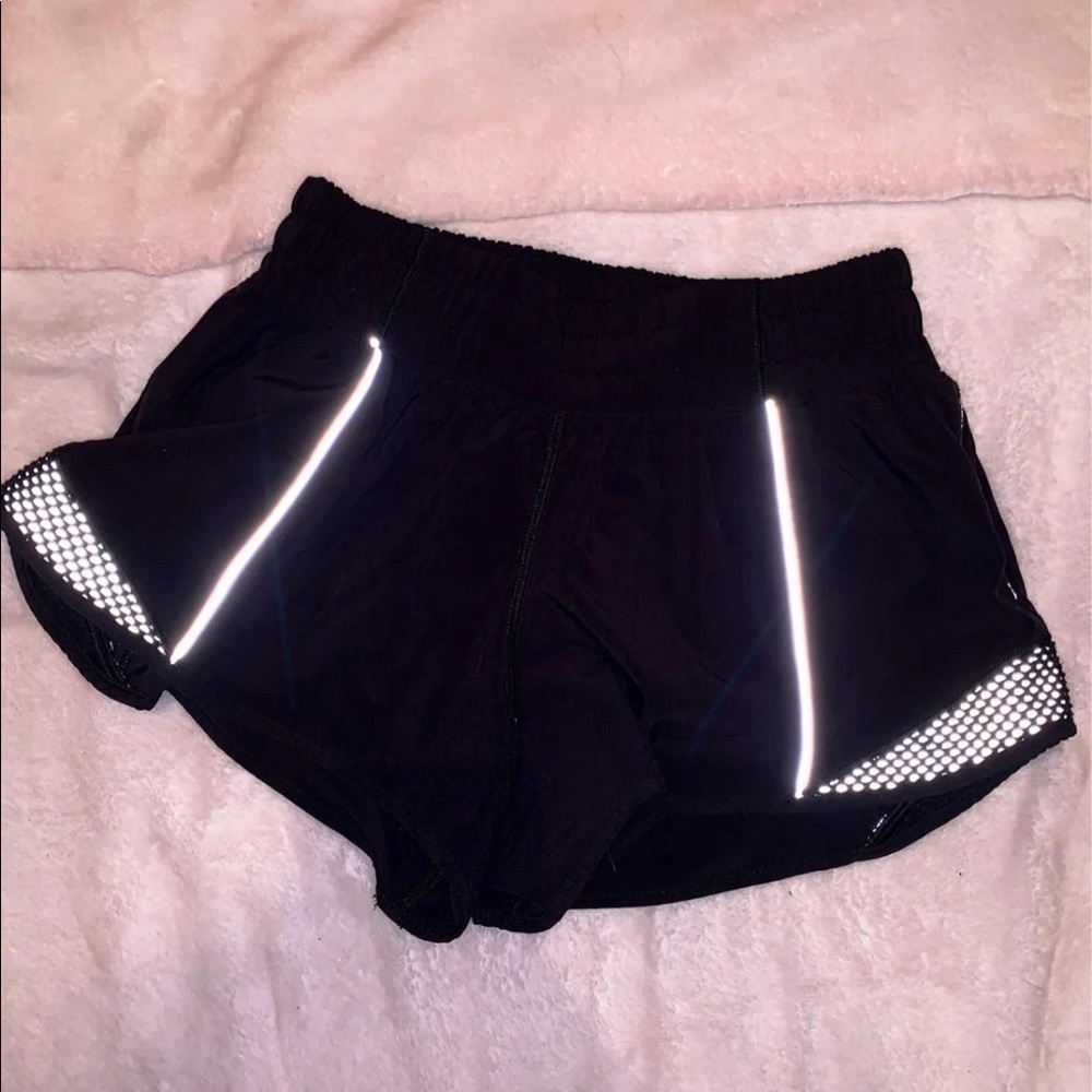 Lululemon size 4 hotty hot shorts